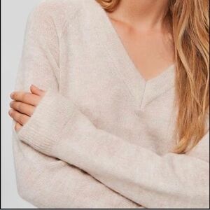 LOFT Merino Wool blend V neck Knit Sweater SP